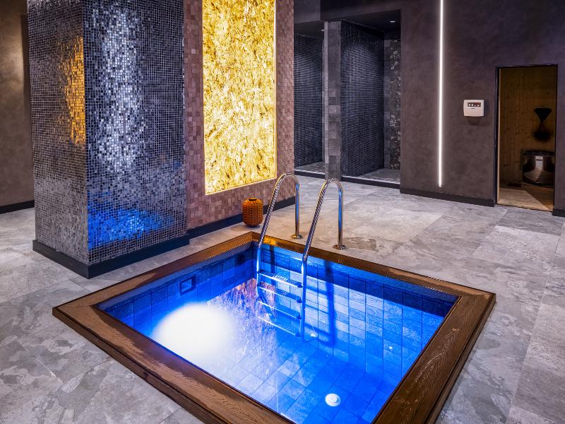 Premier Luxury Mountain Resort image