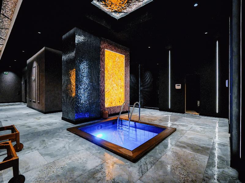 Premier Luxury Mountain Resort image