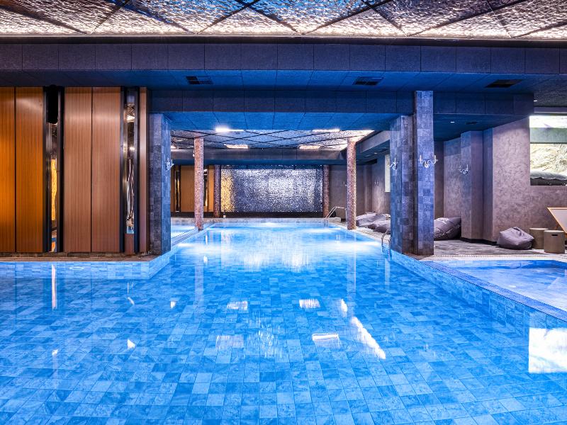 Premier Luxury Mountain Resort image