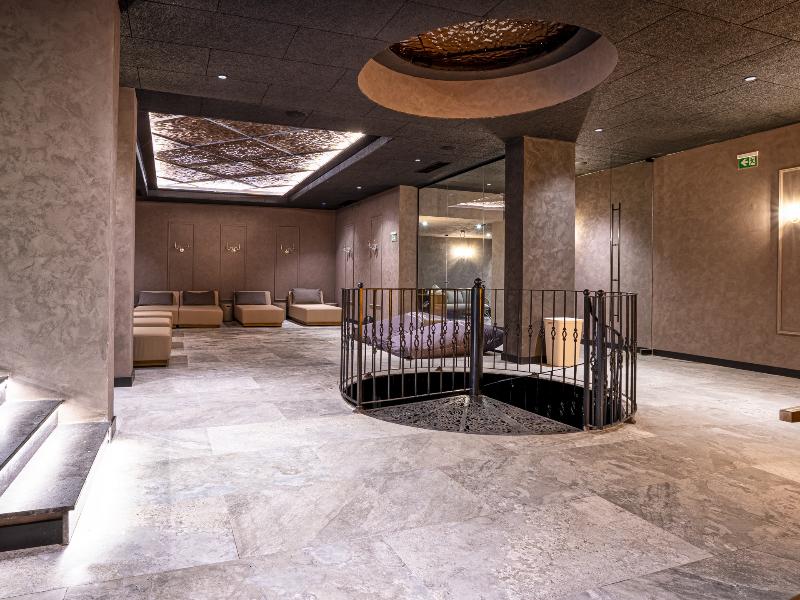 Premier Luxury Mountain Resort image