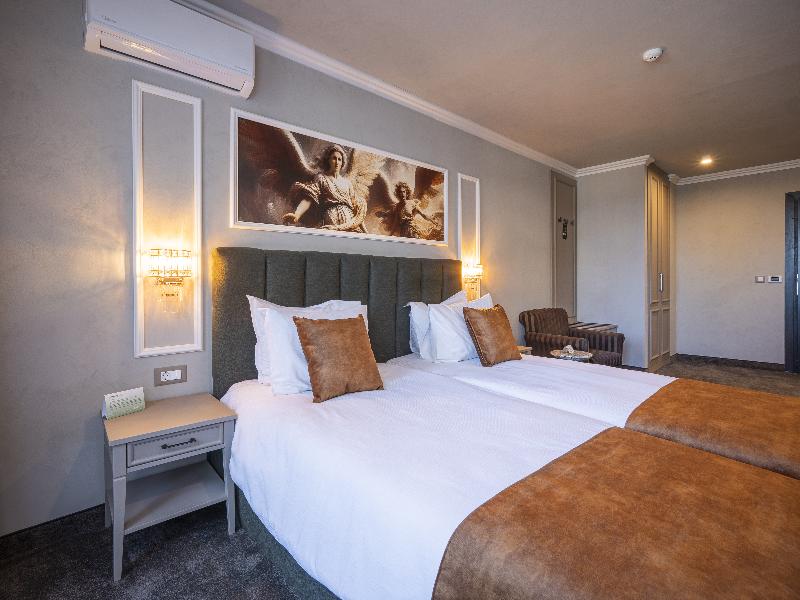 Premier Luxury Mountain Resort image