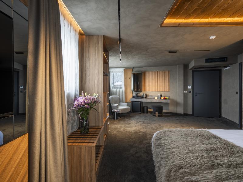 Premier Luxury Mountain Resort image