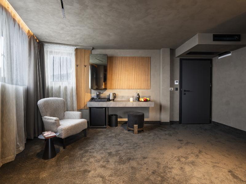 Premier Luxury Mountain Resort image