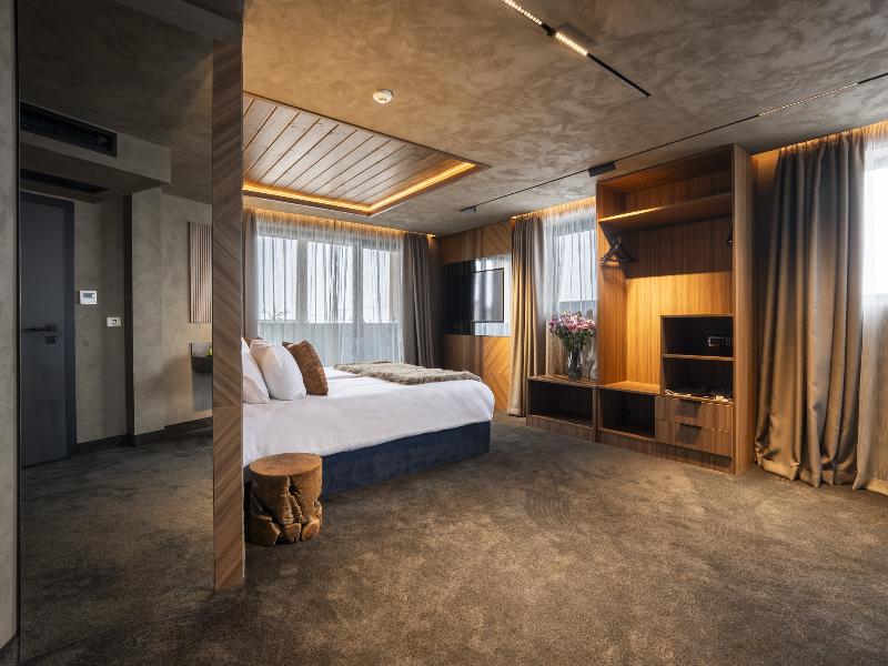 Premier Luxury Mountain Resort image