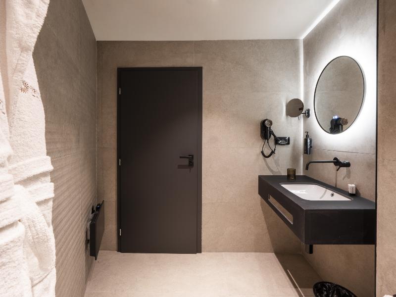Premier Luxury Mountain Resort image