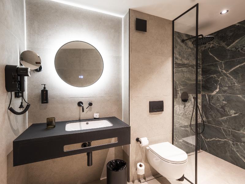 Premier Luxury Mountain Resort image