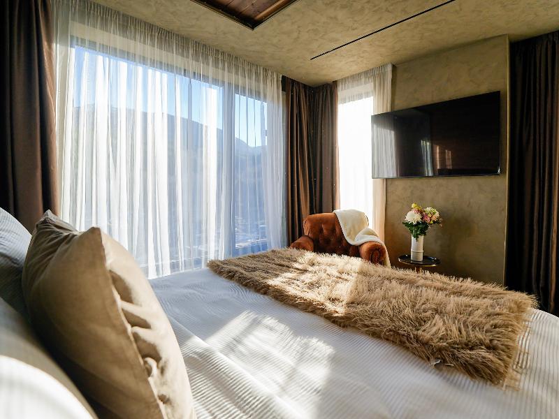 Premier Luxury Mountain Resort image