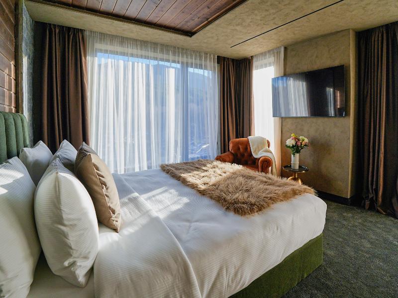 Premier Luxury Mountain Resort image