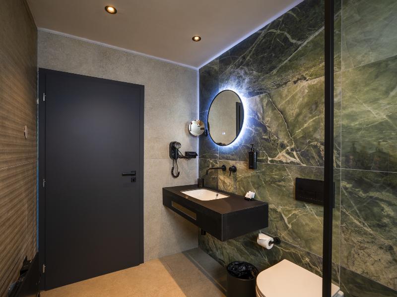 Premier Luxury Mountain Resort image