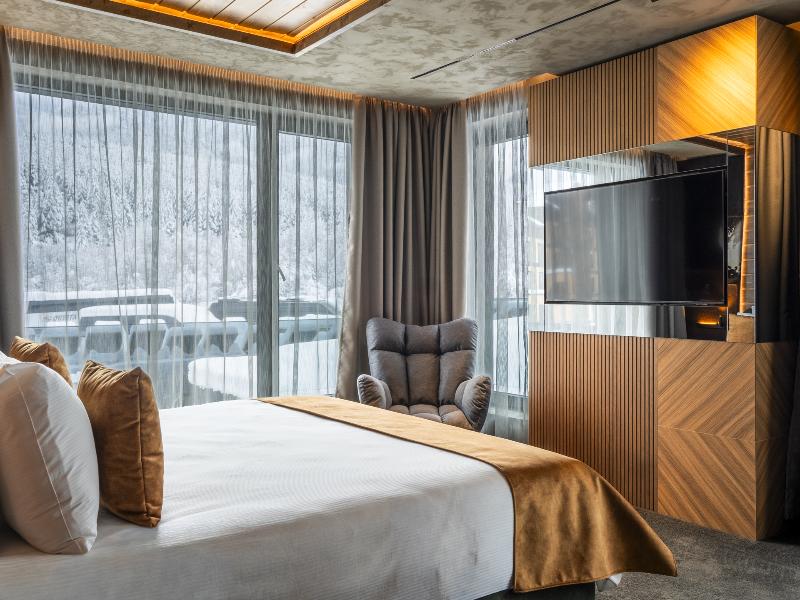 Premier Luxury Mountain Resort image