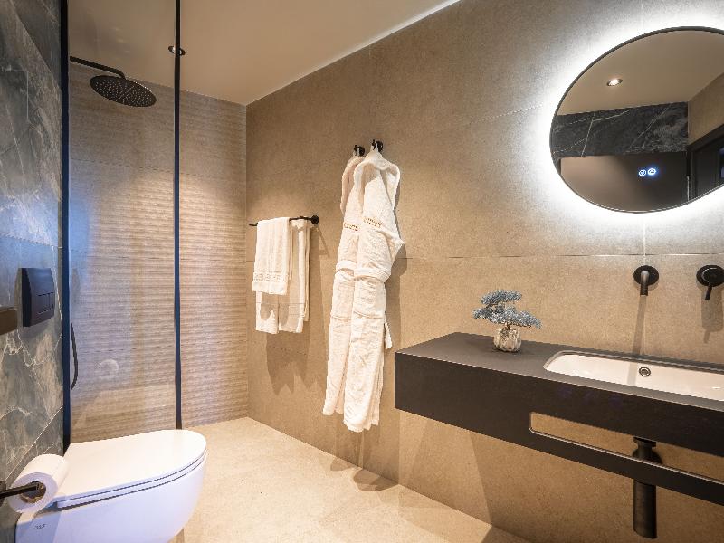 Premier Luxury Mountain Resort image