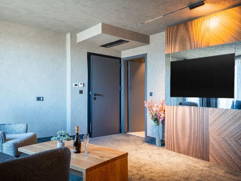 Premier Luxury Mountain Resort image