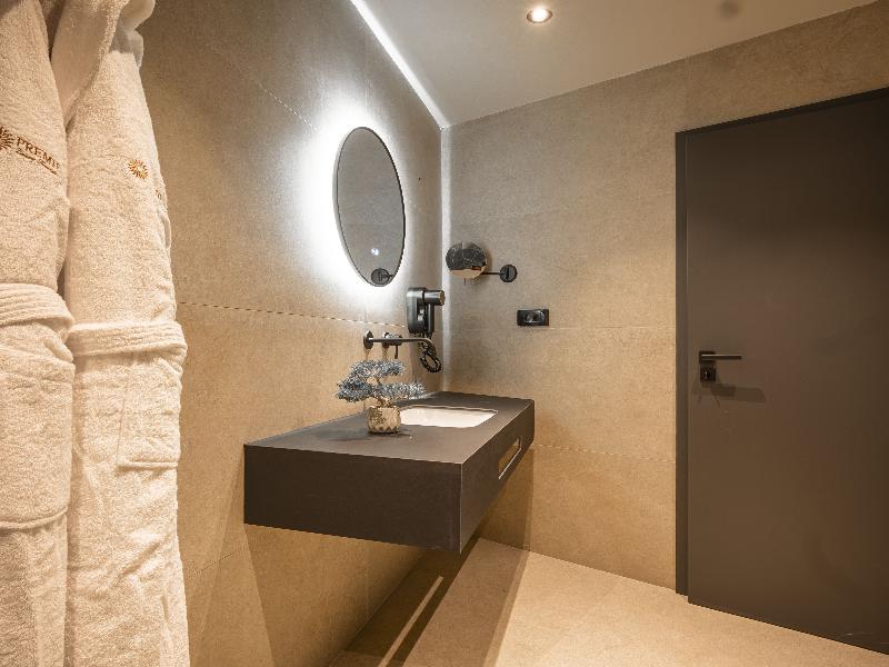 Premier Luxury Mountain Resort image
