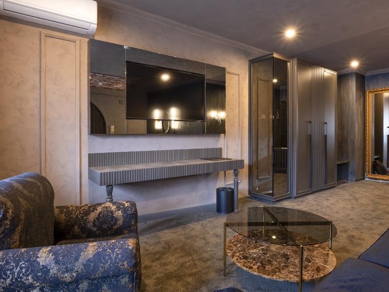 Premier Luxury Mountain Resort image