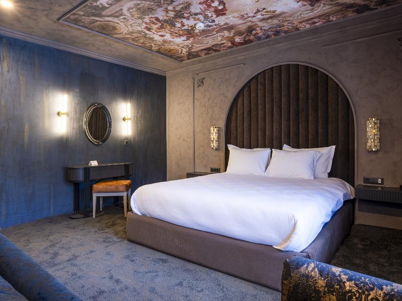 Premier Luxury Mountain Resort image