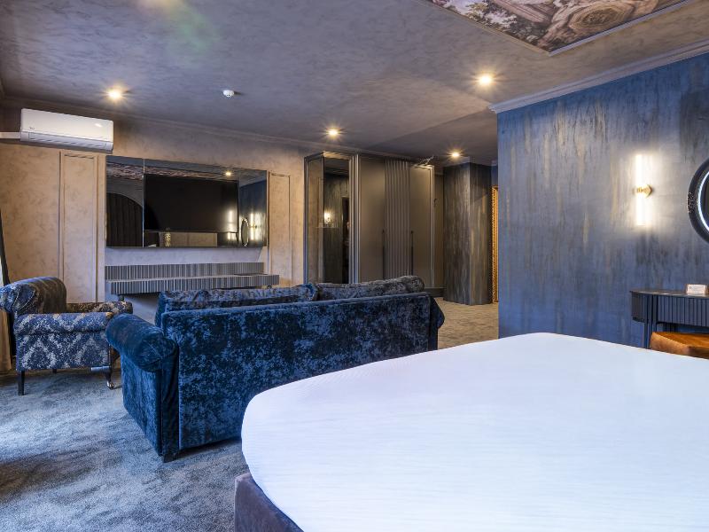 Premier Luxury Mountain Resort image