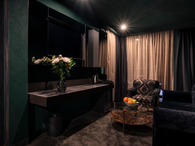 Premier Luxury Mountain Resort image