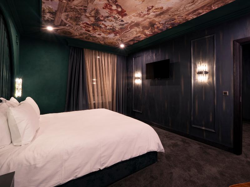 Premier Luxury Mountain Resort image