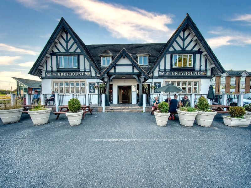 The Greyhound Hotel — general view