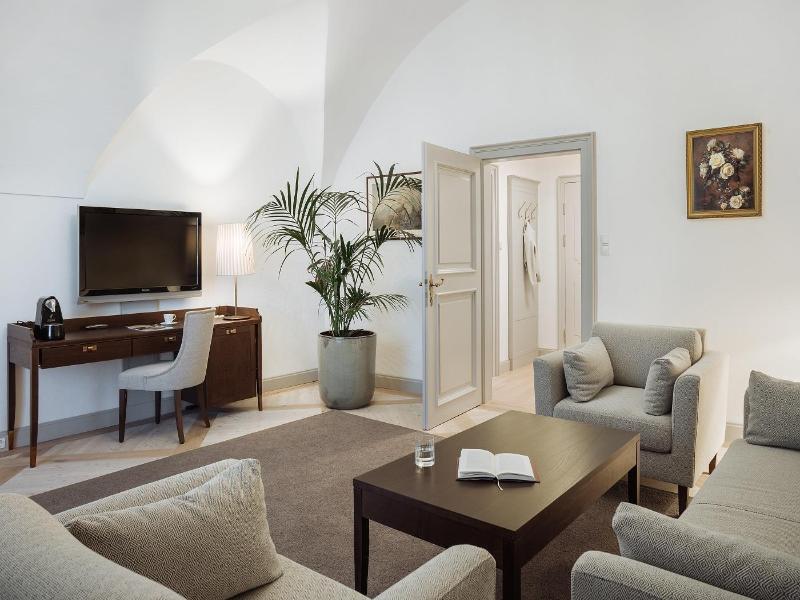 Imlauer Hotel Schloss Pichlarn image