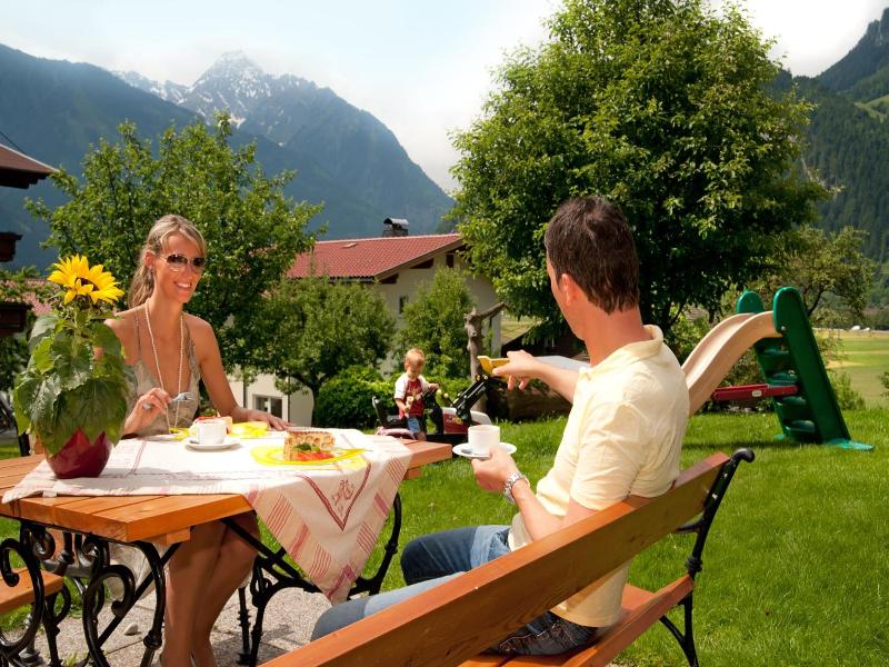 Eckartauerhof image