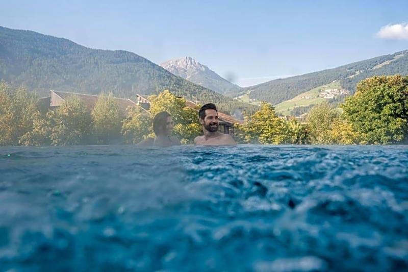 Suite Hotel Villa Tirol image