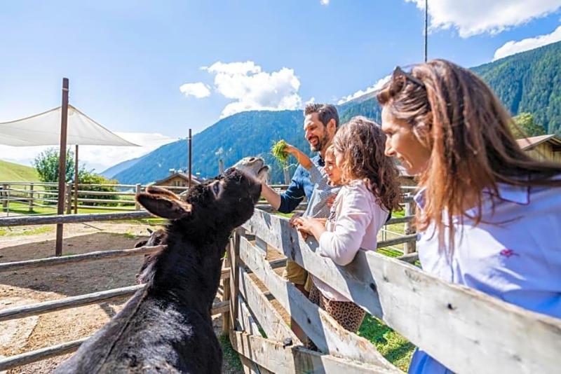 Suite Hotel Villa Tirol image