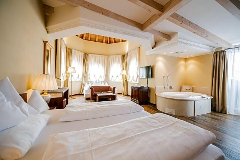Suite Hotel Villa Tirol image