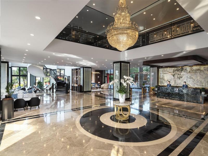 Cendeluxe Hotel –Managed by H&K Hospitality