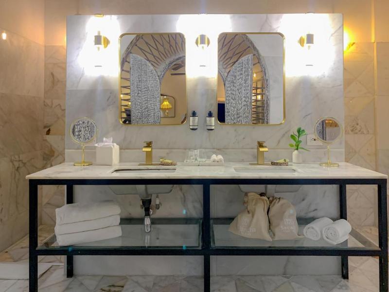 El Marques Hotel Boutique image