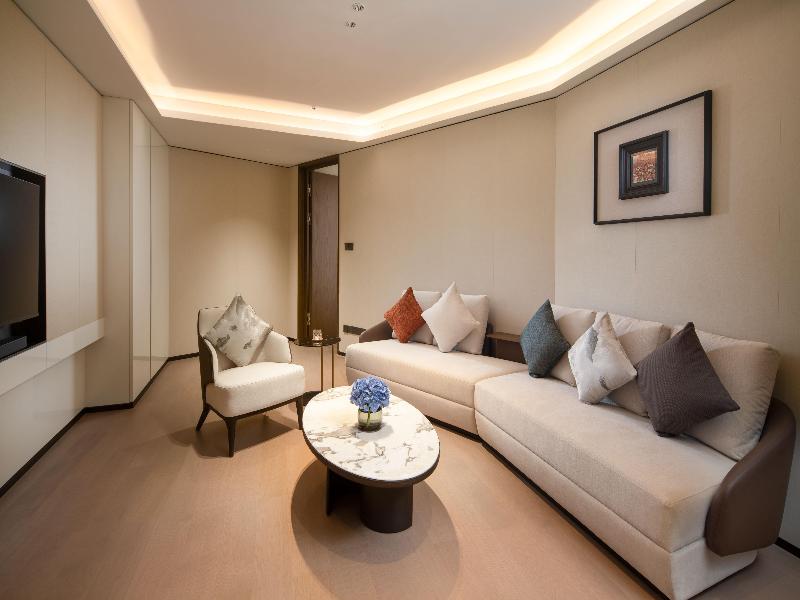 Yuexiu Hotel Guangzhou, Curio Collection by Hilton image