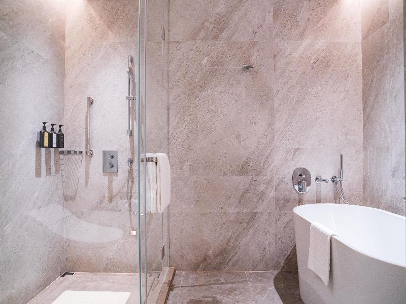 Yuexiu Hotel Guangzhou, Curio Collection by Hilton image