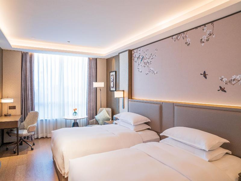 Yuexiu Hotel Guangzhou, Curio Collection by Hilton image