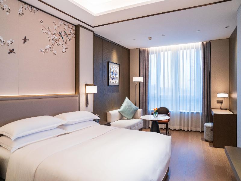 Yuexiu Hotel Guangzhou, Curio Collection by Hilton image