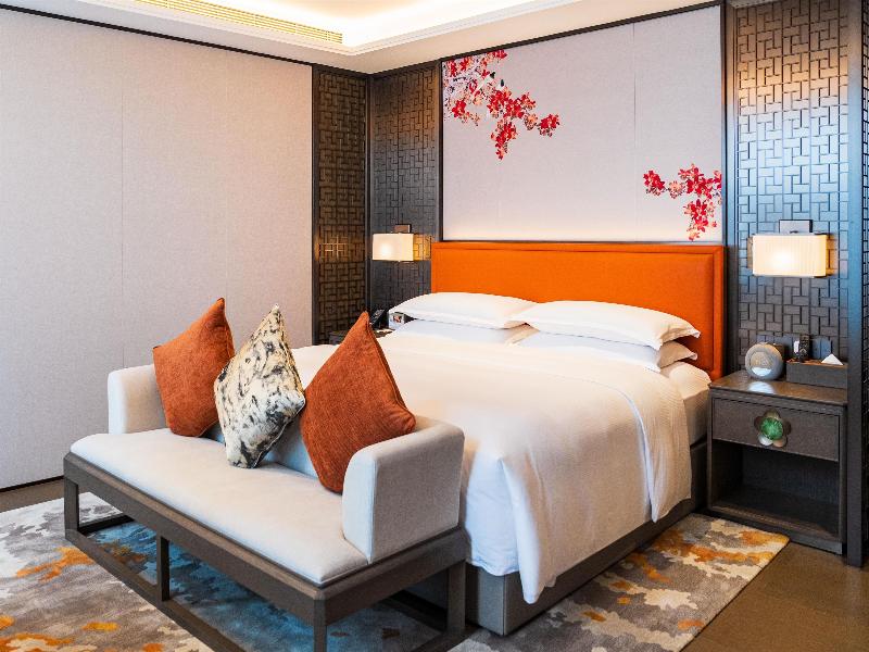 Yuexiu Hotel Guangzhou, Curio Collection by Hilton image