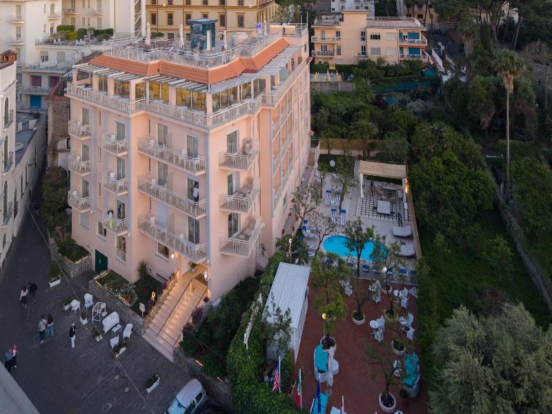 Hotel Regina Sorrento image