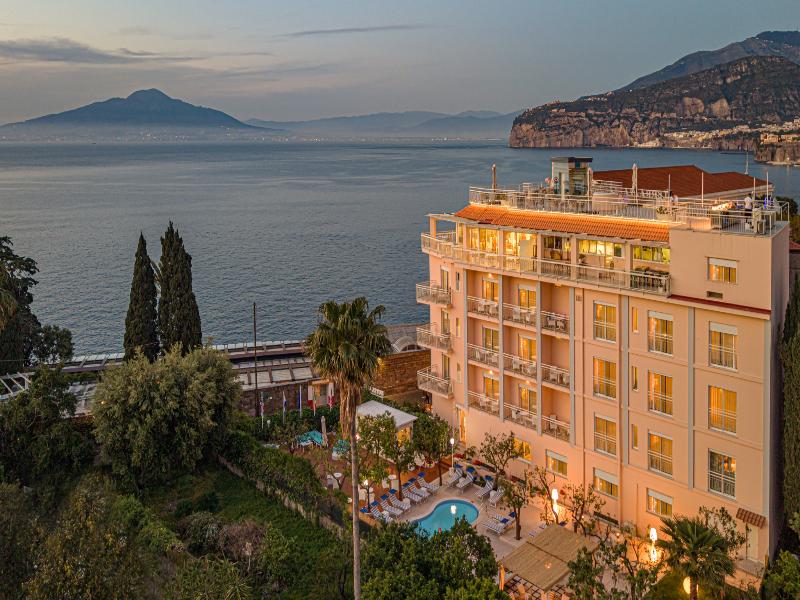 Hotel Regina Sorrento image
