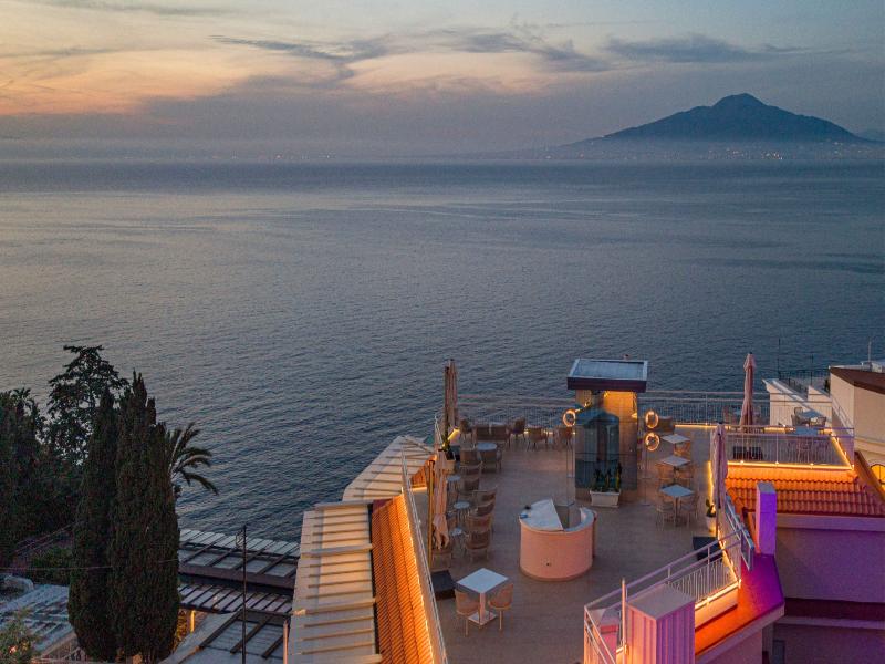 Hotel Regina Sorrento image