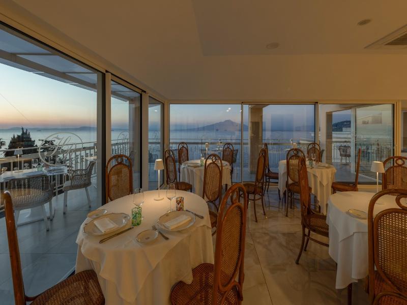 Hotel Regina Sorrento image