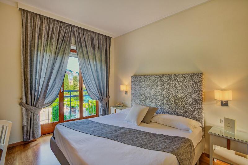 Hotel Regina Sorrento image