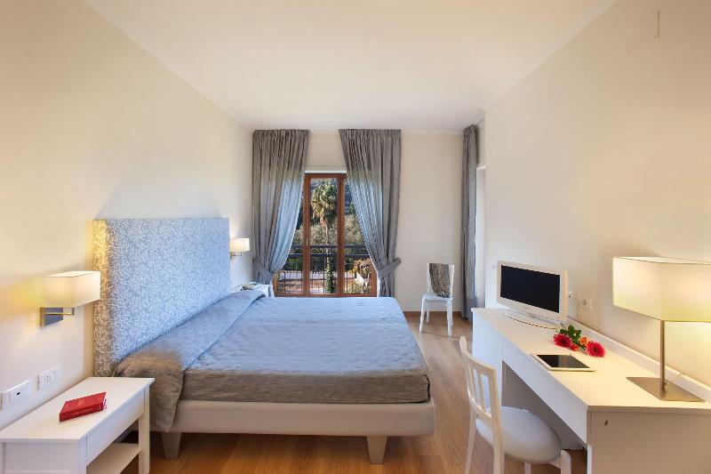 Hotel Regina Sorrento image