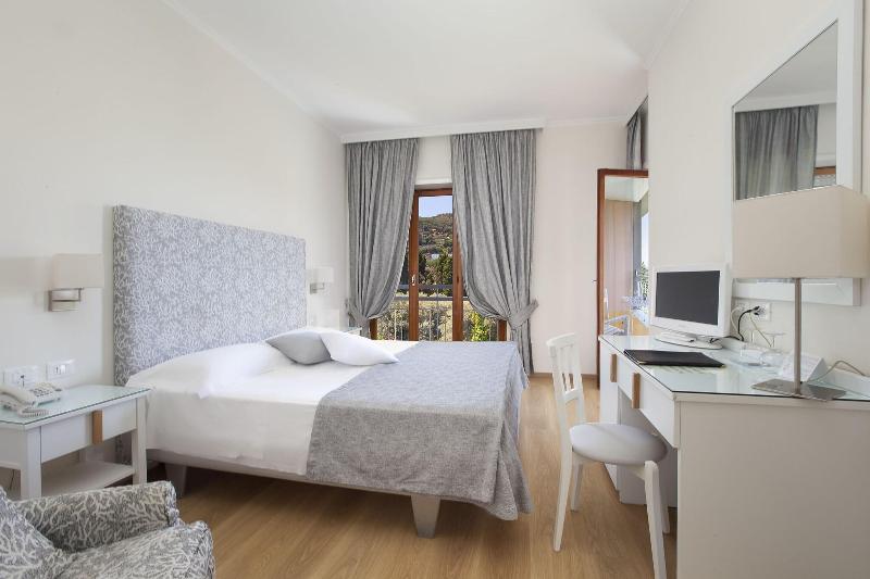 Hotel Regina Sorrento image