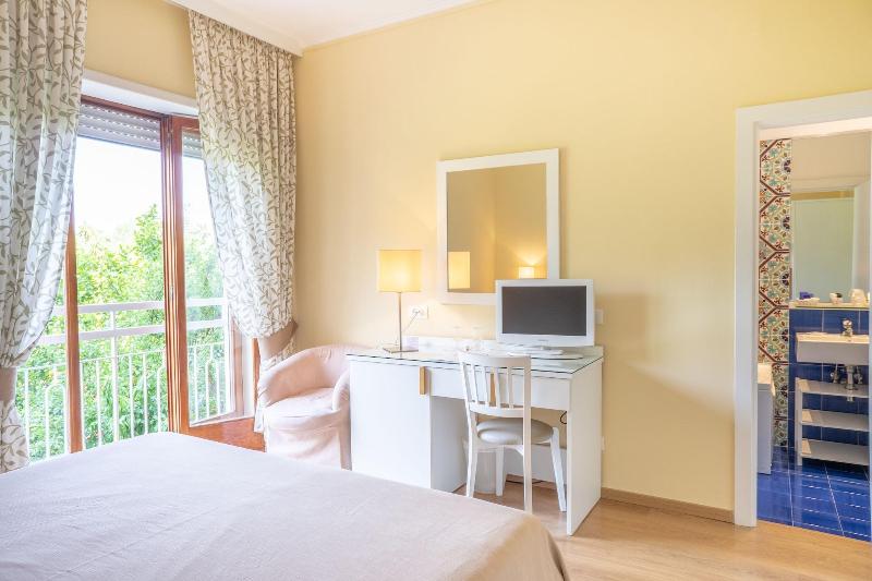 Hotel Regina Sorrento image
