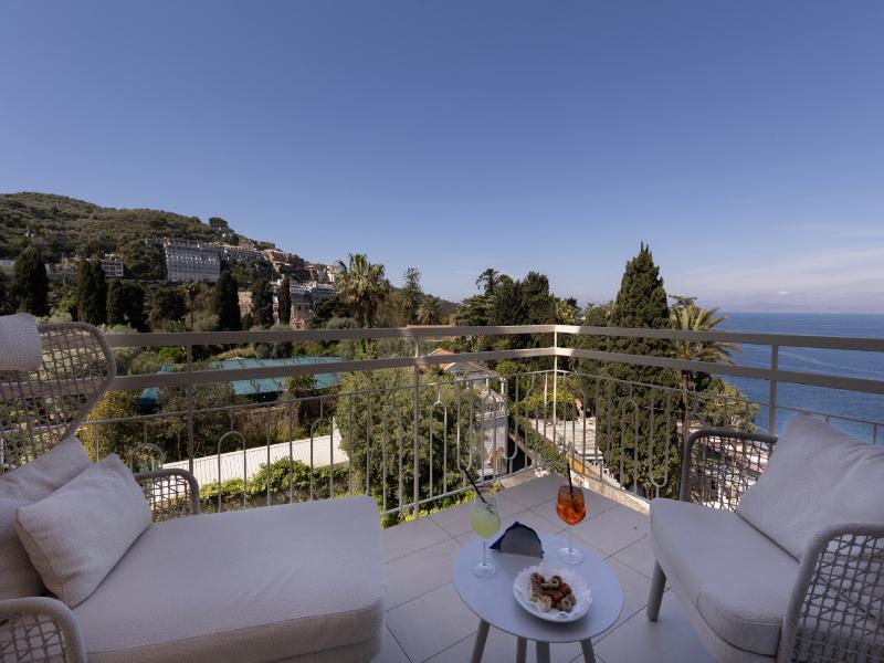 Hotel Regina Sorrento image