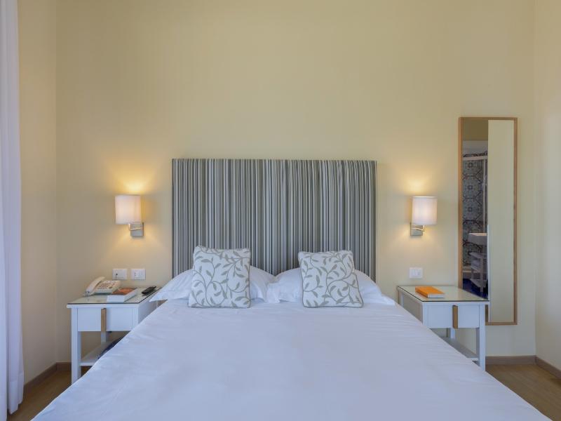 Hotel Regina Sorrento image