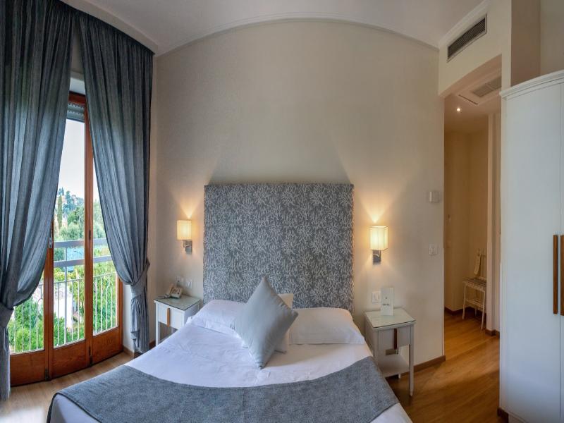Hotel Regina Sorrento image