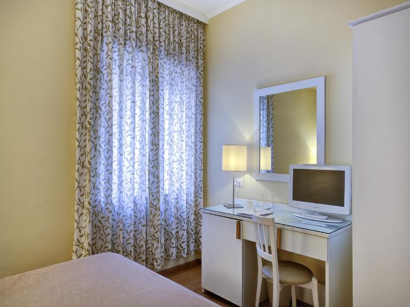 Hotel Regina Sorrento image