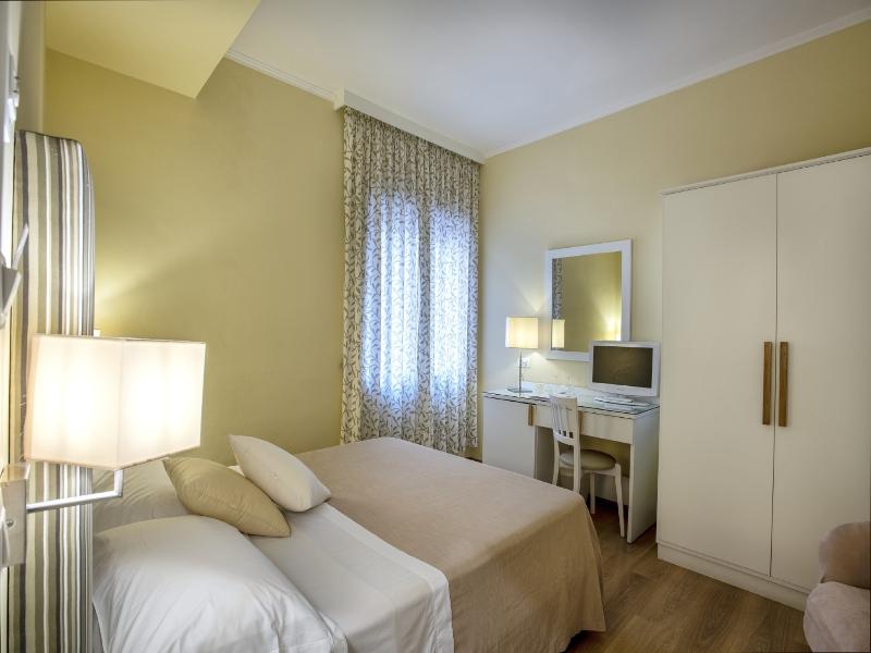 Hotel Regina Sorrento image