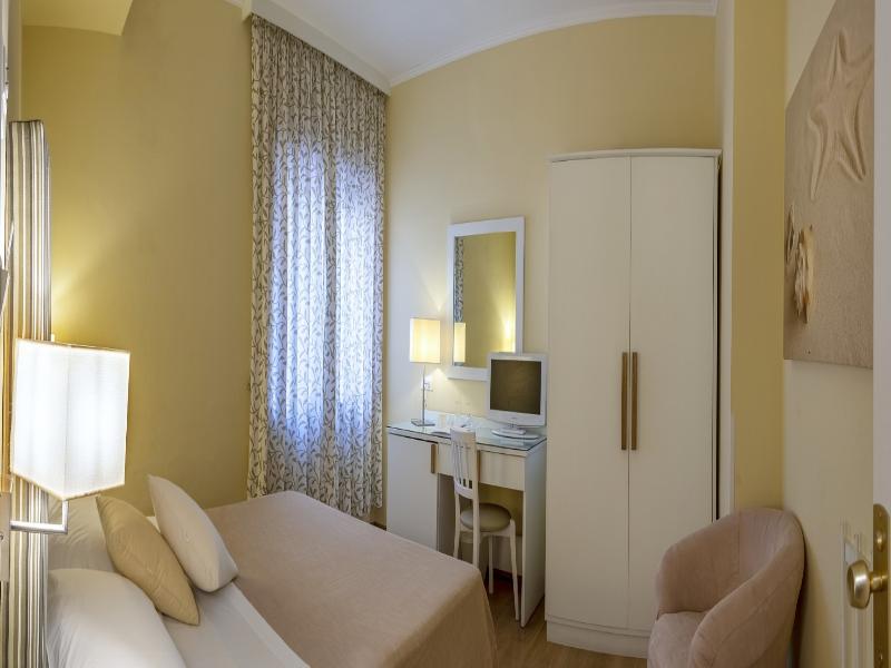 Hotel Regina Sorrento image