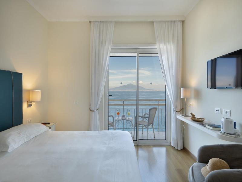 Hotel Regina Sorrento image